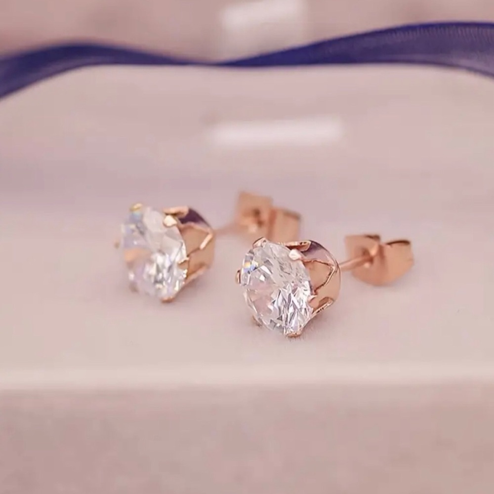 Beautiful Rose Gold Diamont Earrings